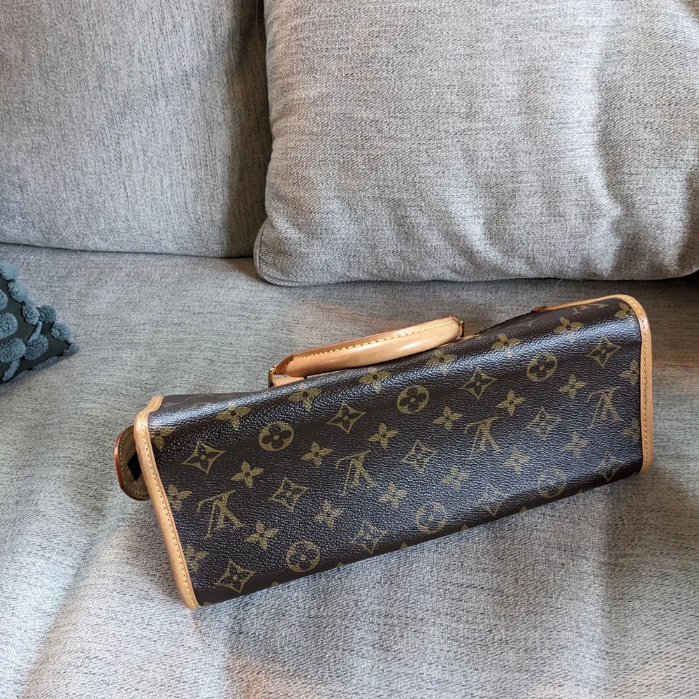 Louis Vuitton mint vintage
